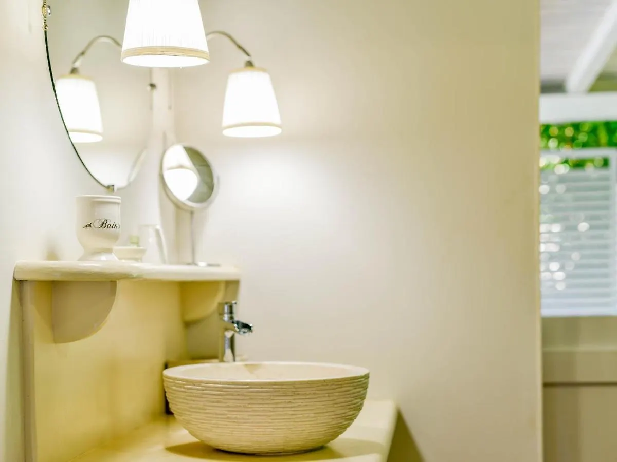 Prázdninový dům Beausejour Guest House Pointe-Noire